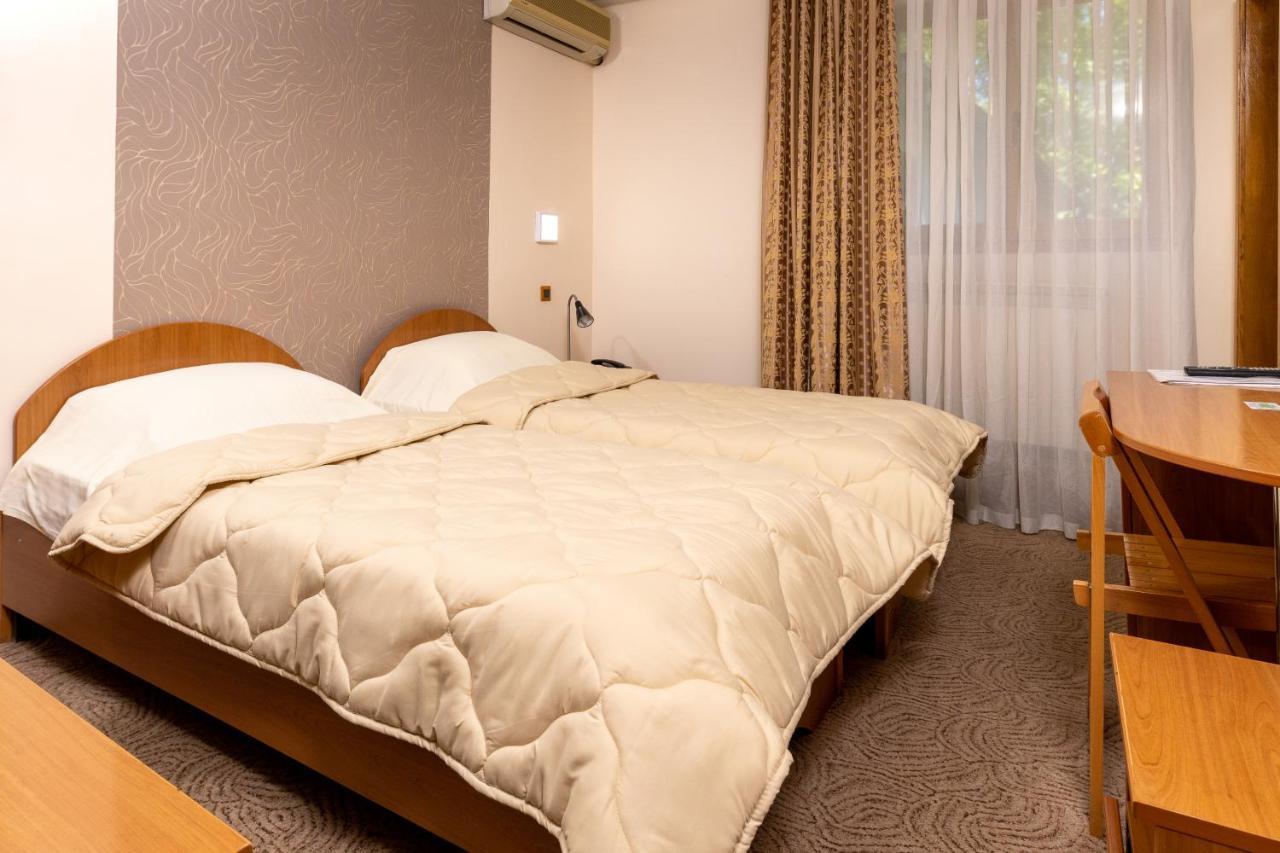 Hotel Kanet Skopje Exterior photo